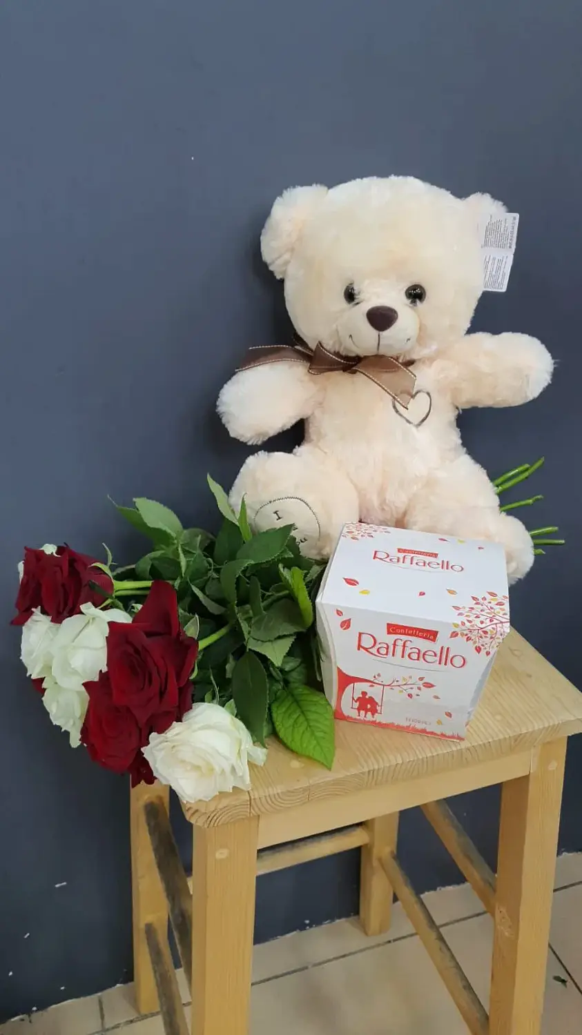 Цветы с игрушкой № 3